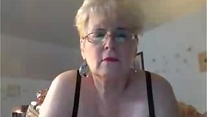 Busty Blonde Granny With Glasses Masturbate